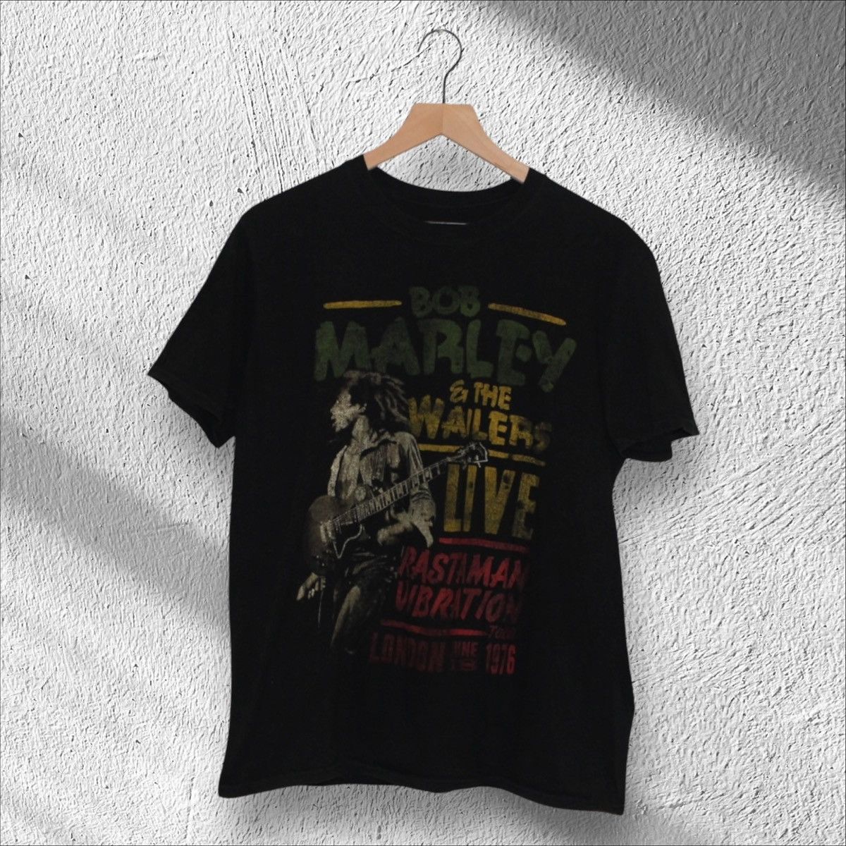 Vintage Bob Marley Rastaman Vibration Tour Shirt Large Size US L / EU 52-54 / 3 - 1 Thumbnail