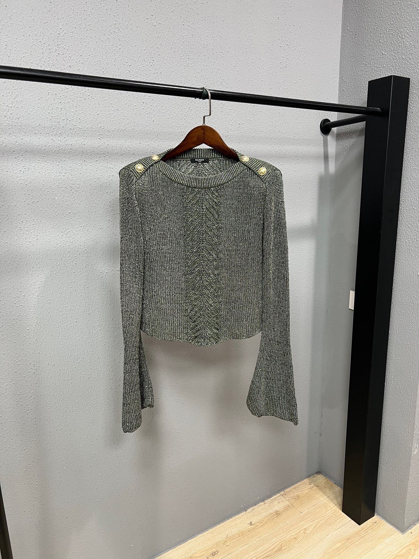 Balmain balmain knit long sleeve top with gold buttons Size S / US 4 / IT 40 - 1 Thumbnail