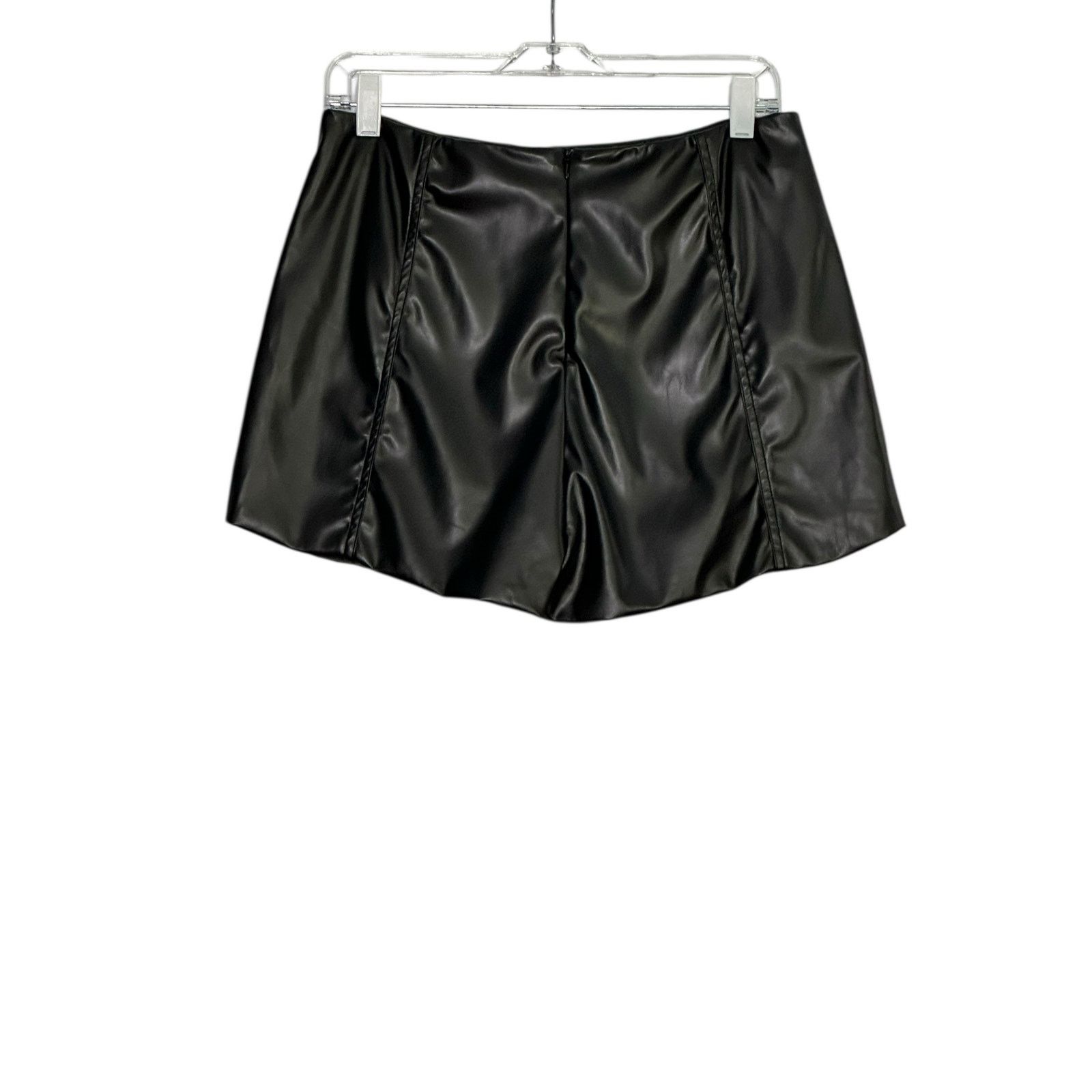Shein Shein black faux leather shorts size Large Size 30" / US 8 / IT 44 - 5 Thumbnail