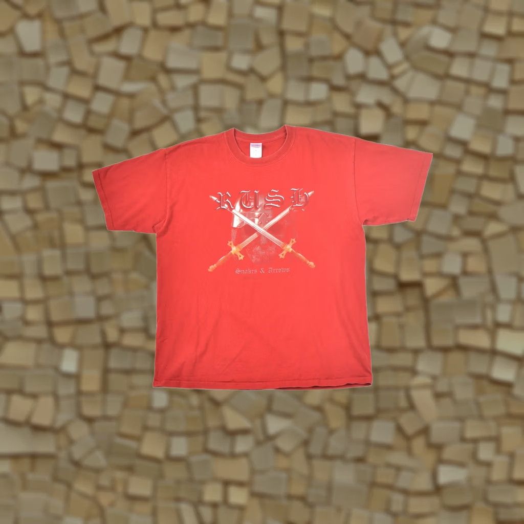Gildan Gildan Rock T-Shirt Tee World Tour 2007 Snakes & Arrows XL Red Mens VINTAGE Size US XL / EU 56 / 4 - 1 Thumbnail