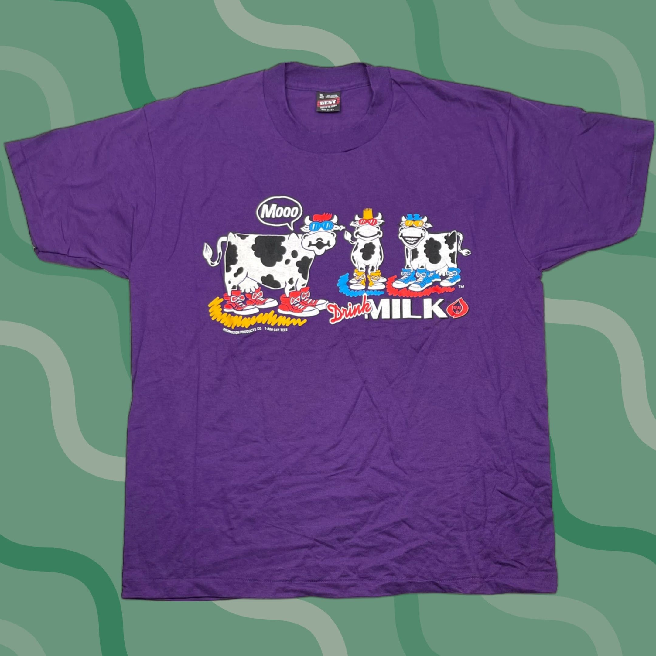 Vintage VINTAGE Screen Stars Drink Milk T-Shirt XL Purple Funny Cows 90s Mens Size US XL / EU 56 / 4 - 1 Thumbnail