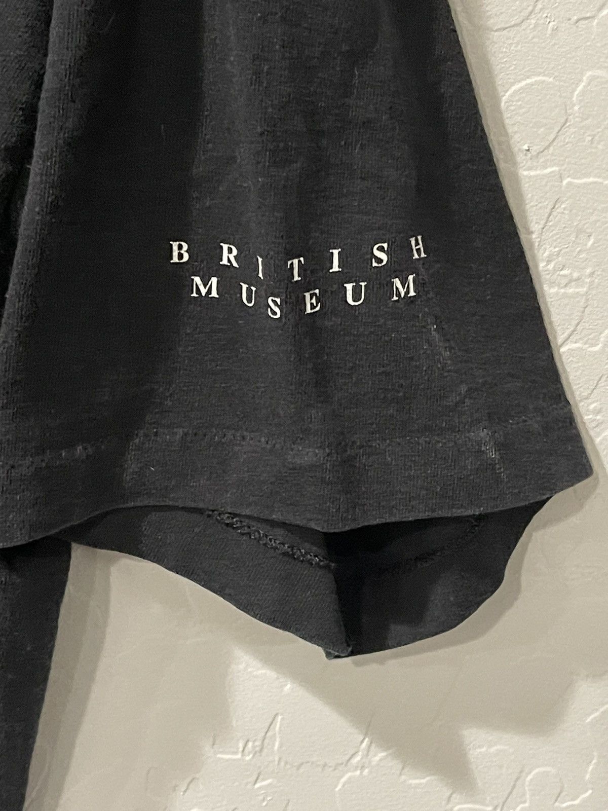 Vintage Vintage British Museum “Egyptian Hieroglyphs” SS Shirt XL Size US XL / EU 56 / 4 - 3 Thumbnail