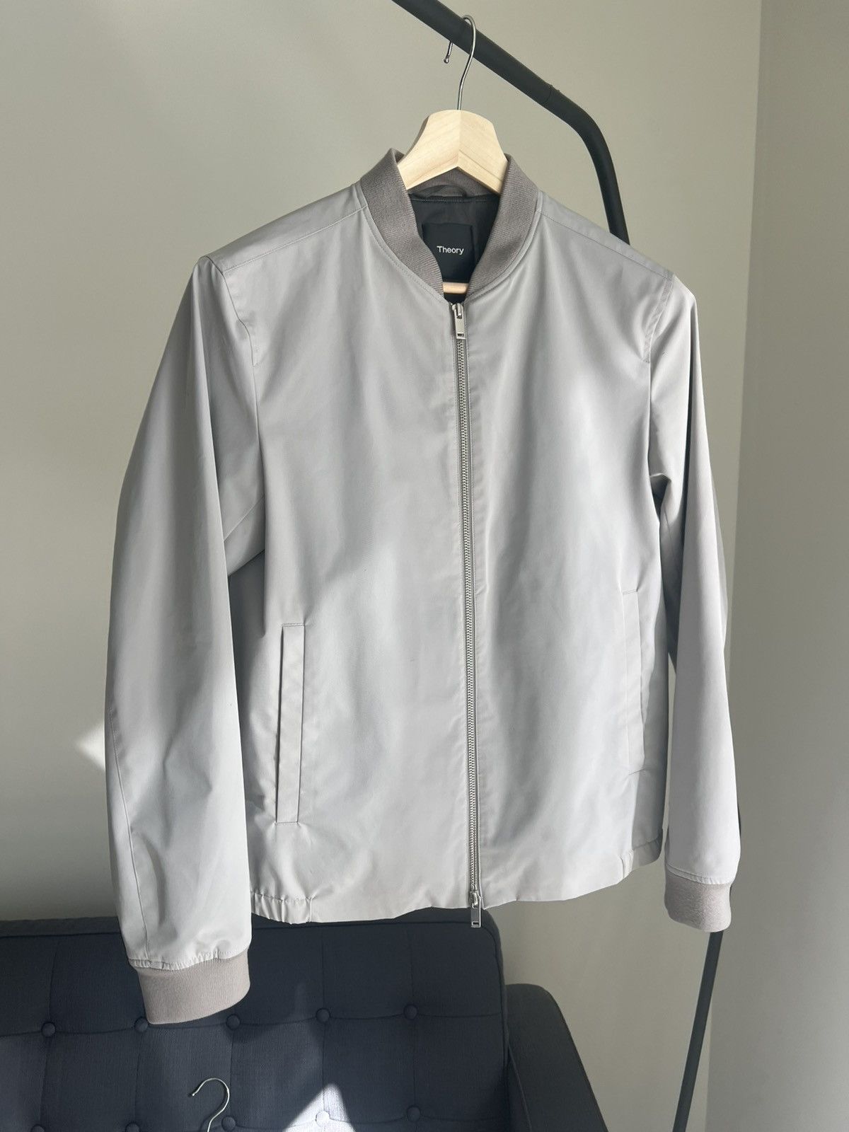 Theory Theory Clean Bomber in Light Gray Size US S / EU 44-46 / 1 - 1 Thumbnail