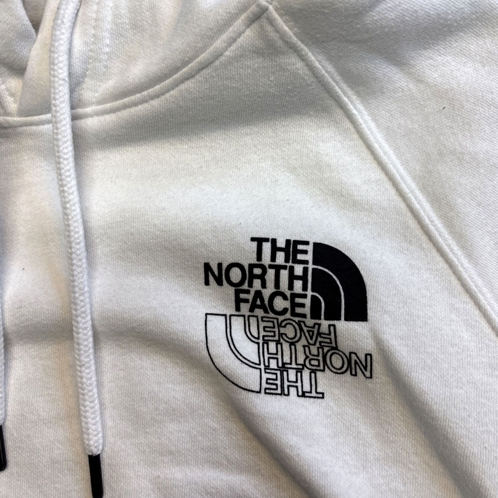 The North Face The North Face Sweatshirt Womens Large White Logo All Over Back Graphic Hoodie Pullover White Sweatshirt Womens Large Size L / US 10 / IT 46 - 2 Thumbnail