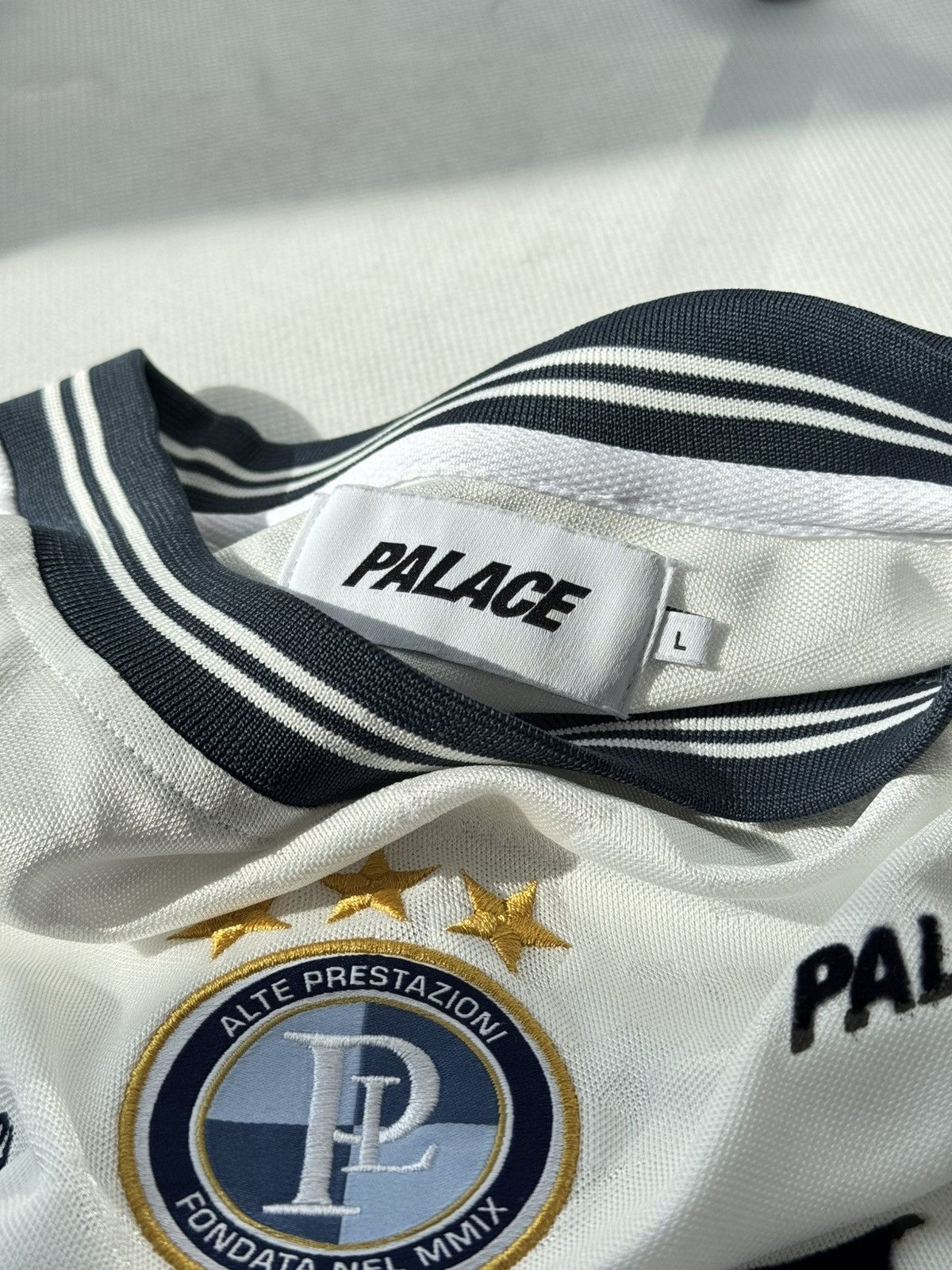 Palace × Umbro Palace Umbro Home Shirt Jersey White Size Large Size US L / EU 52-54 / 3 - 7 Thumbnail