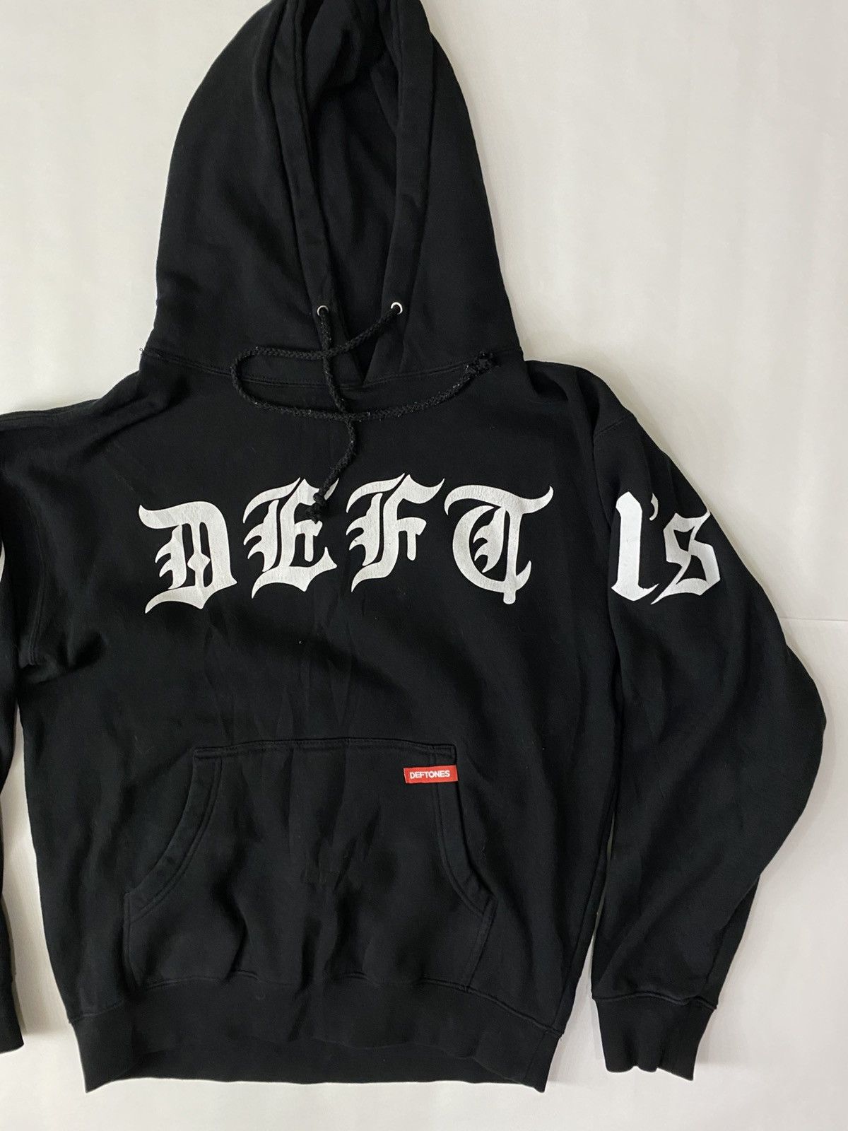 Band Tees THE DEFTONES HOODIE. Size US M / EU 48-50 / 2 - 2 Thumbnail