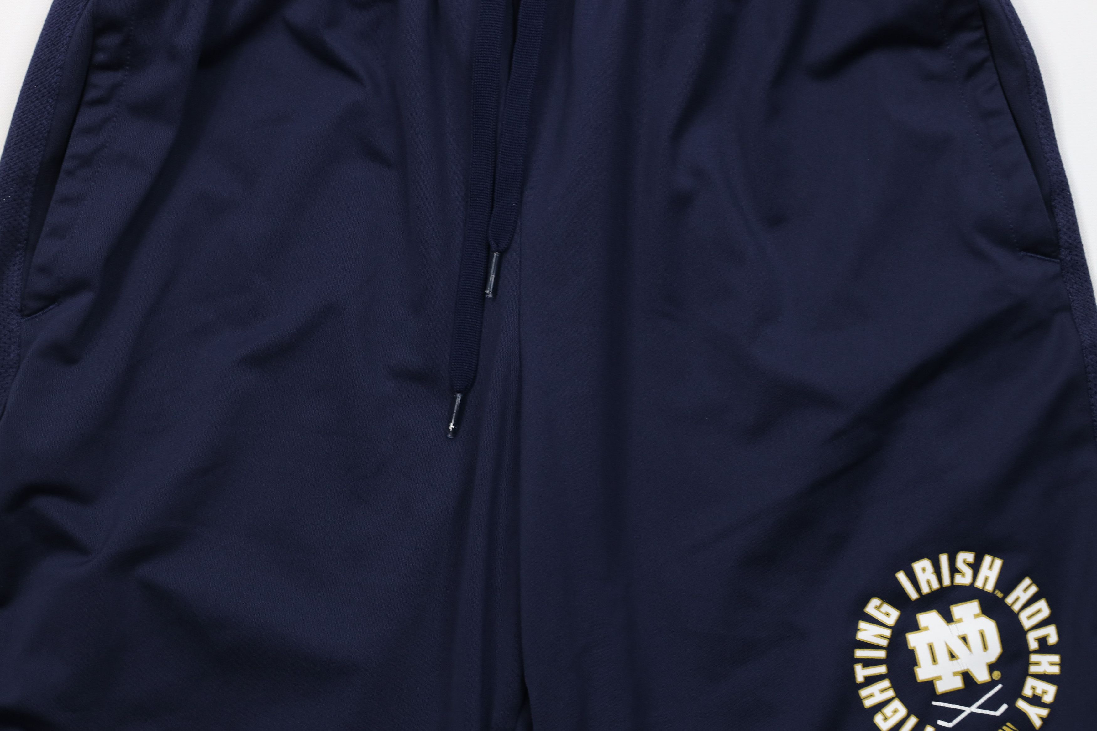Under Armour Under Armour Notre Dame University Hockey Above Knee Shorts Size US 30 / EU 46 - 3 Thumbnail