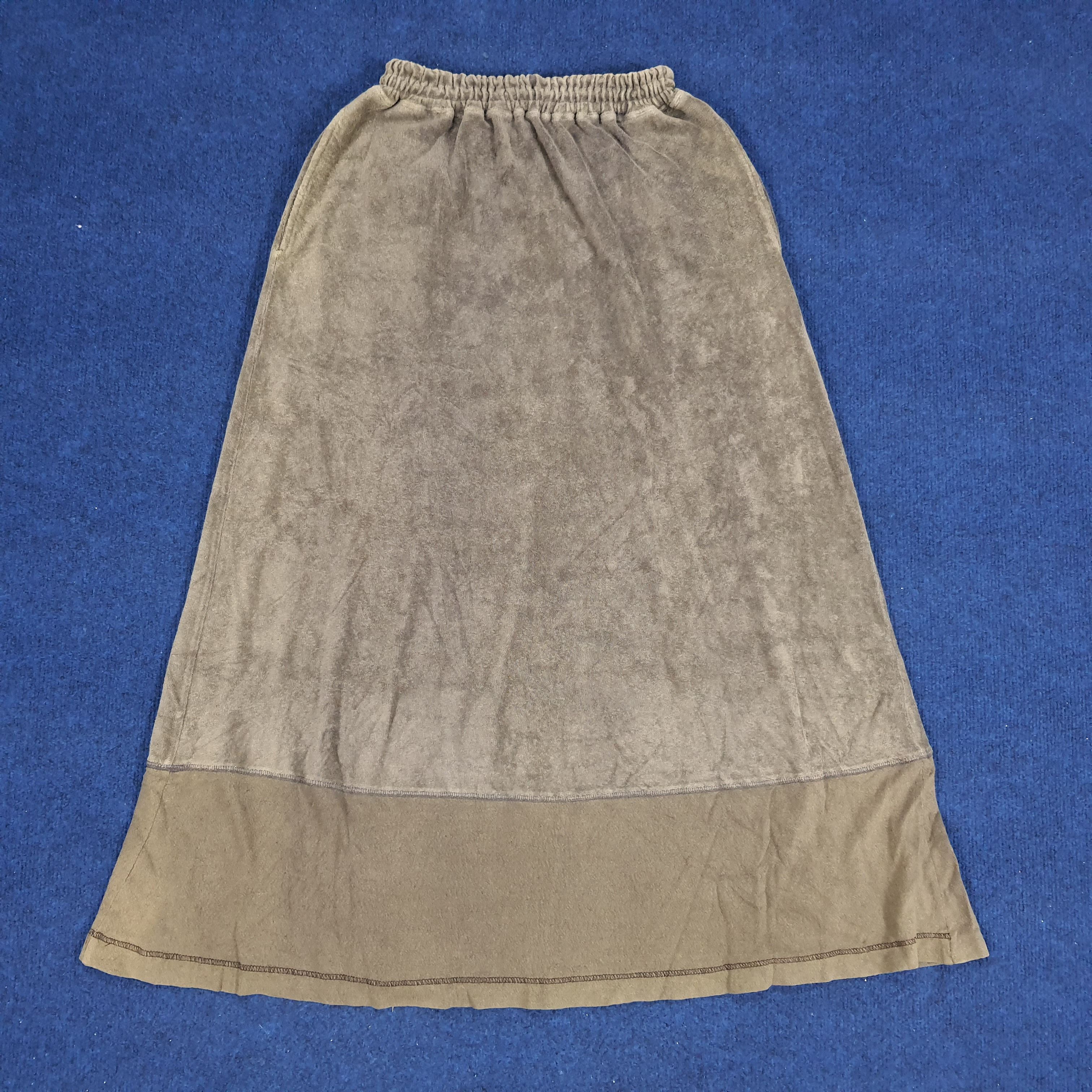 Hai Sporting Gear × Issey Miyake × Vintage Vintage Hai Sporting Gear Japanese Brand Velvet Fabric Skirt Size 28" / US 6 / IT 42 - 1 Thumbnail
