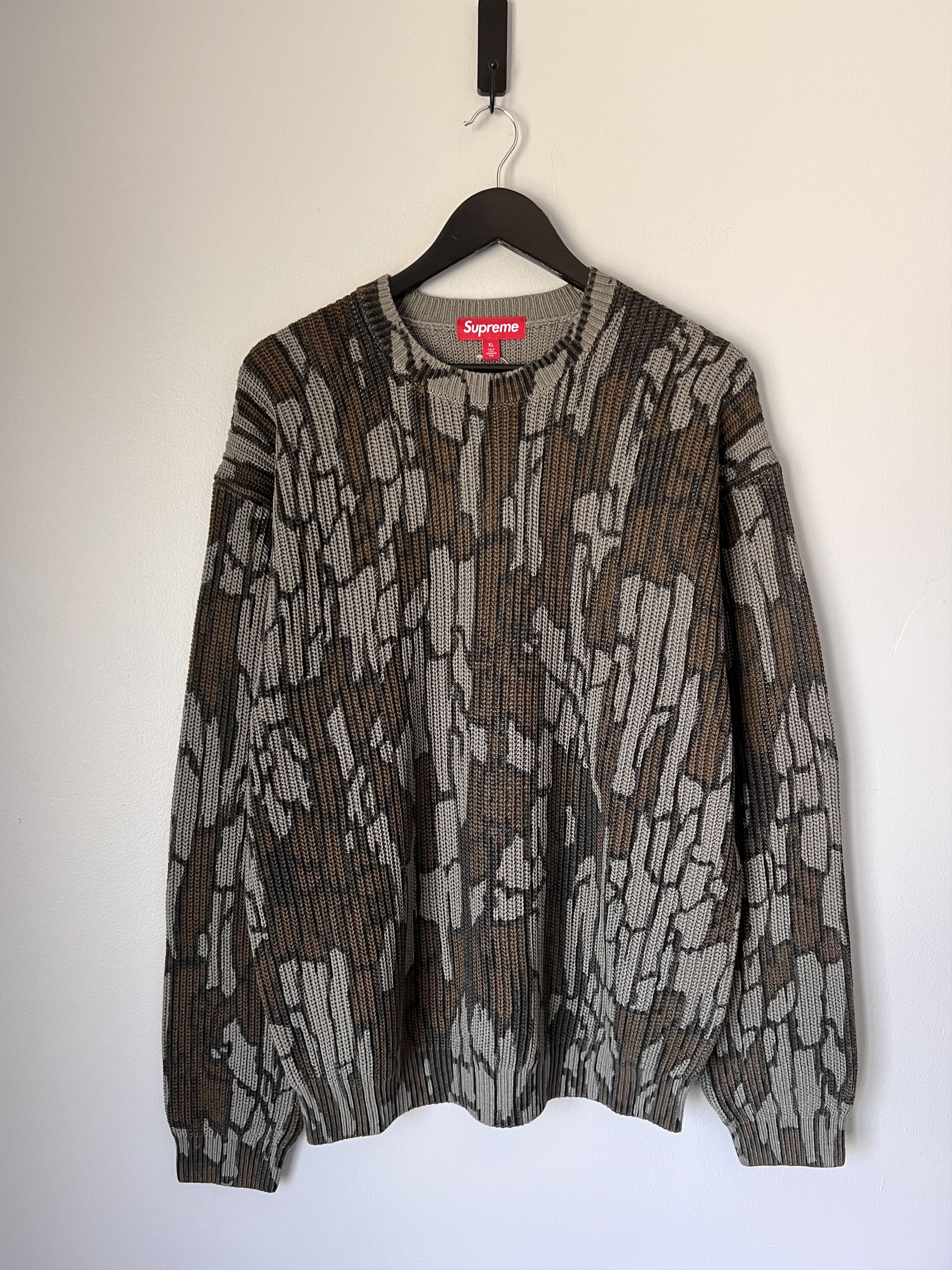 Old English Printed Sweater XLサイズ Supreme Old English Printed Sweater (SS25) - $158
