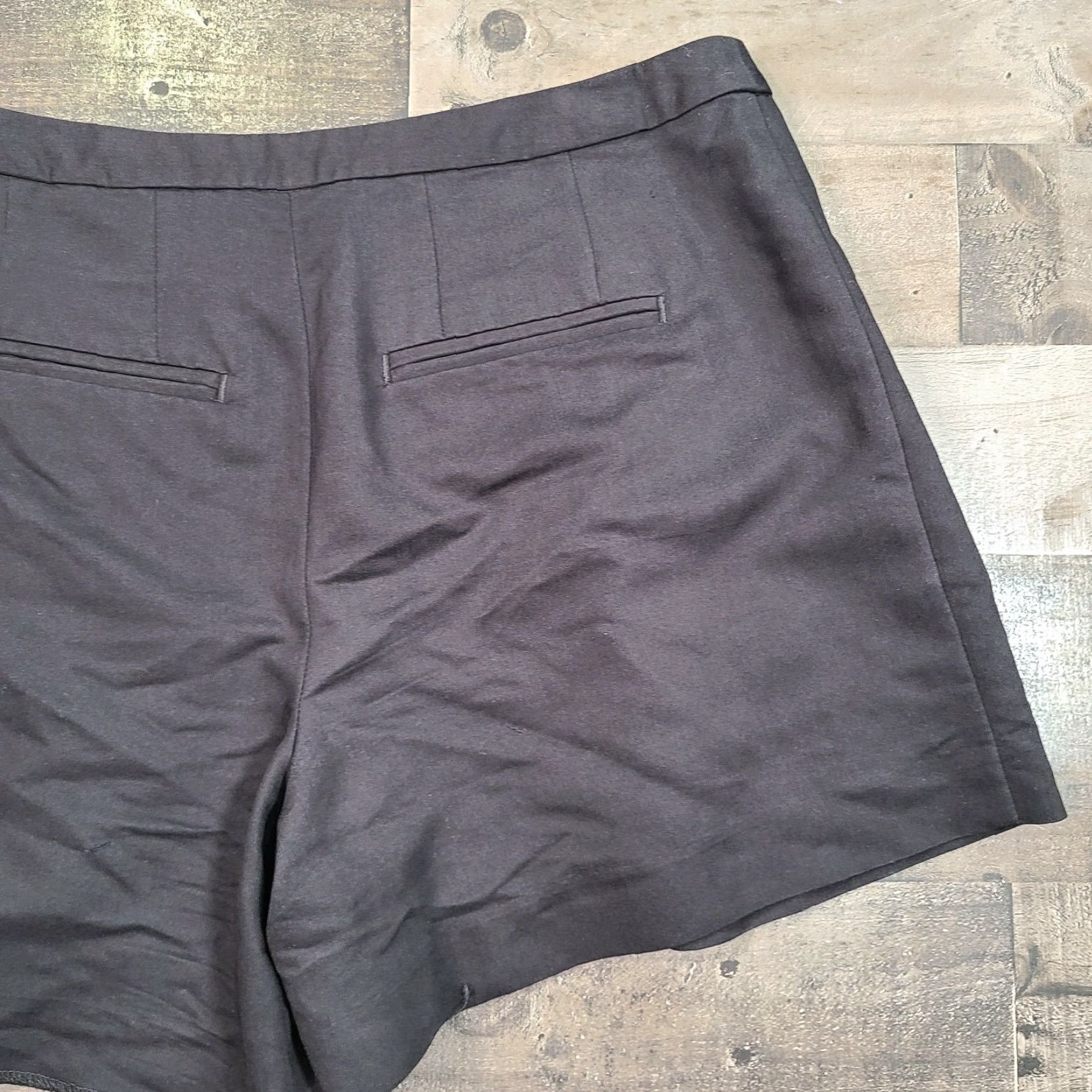 Loft Loft Shorts Women 4 Black Mom High Rise Pockets Pleated Front Zip Closure Casual Size 30" / US 8 / IT 44 - 5 Thumbnail