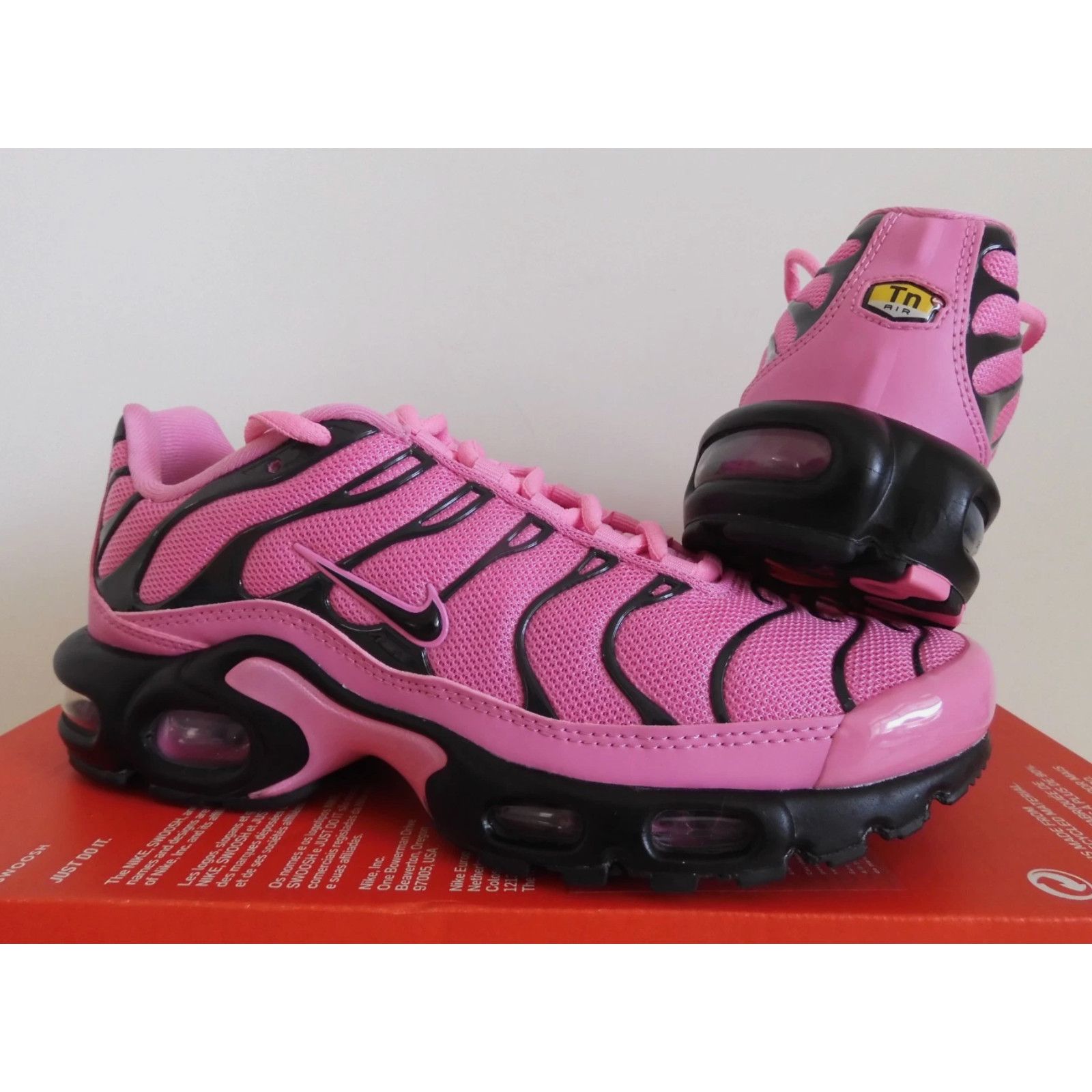Nike Nike Air Max Plus SE Pink-Black Womens Sz 6.5 [HJ9743-601] Size US 6.5 / IT 36.5 - 3 Thumbnail