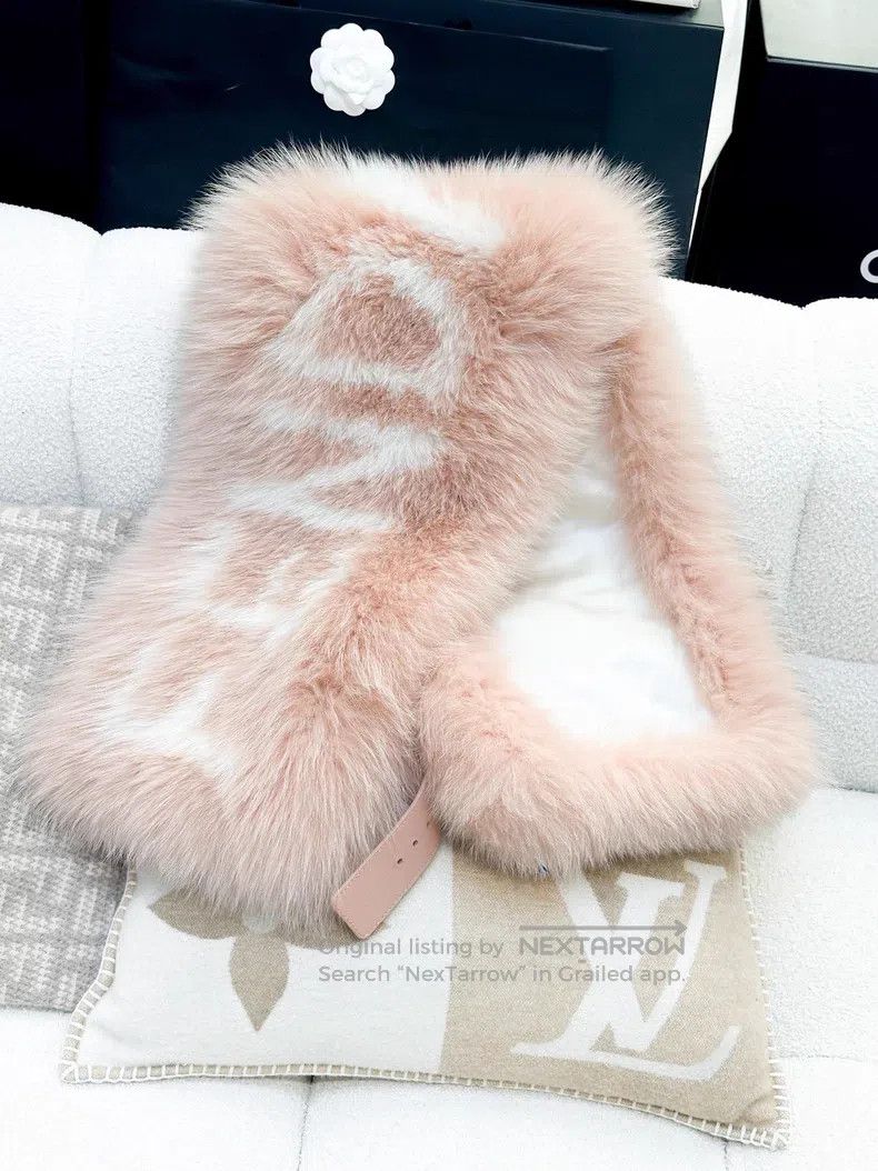 Fendi Fendi Pinkish Orange Fox Fur Logo Scarf Size ONE SIZE - 3 Thumbnail