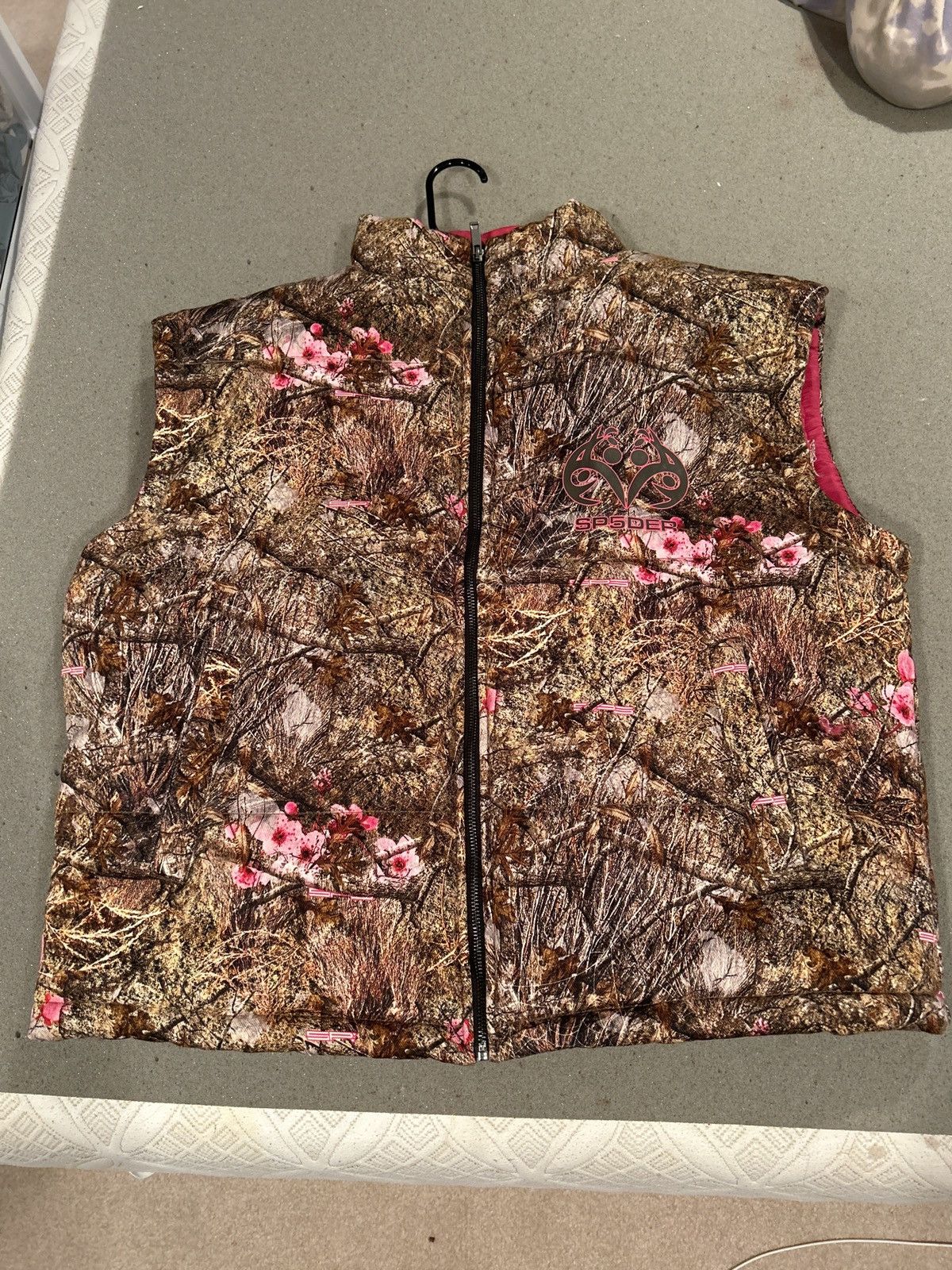 image of Spider Worldwide Sp5Der Real Tree Puffer Vest in Camo, Men's (Size Medium)