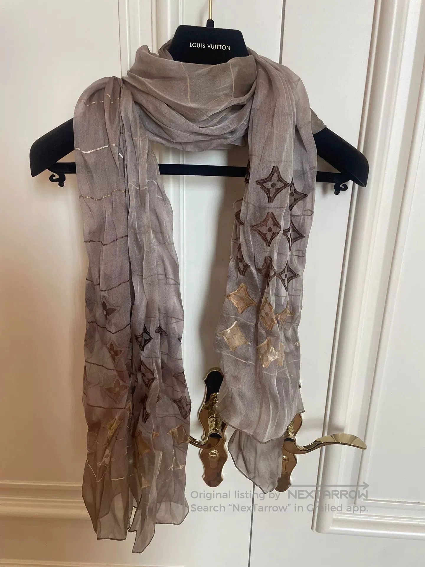 Louis Vuitton LV Silk Scarf. Size ONE SIZE - 1 Thumbnail