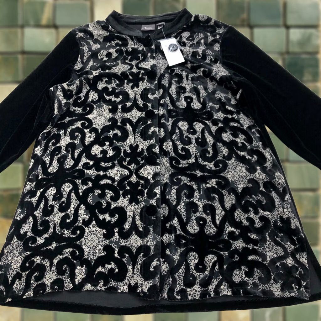 Vintage Chico's NEW Size 1 Velvet Patchwork Jacket Button Long Sleeve Shirt Shirt Womens Regular Black Geometric Button-Up 4 Seasons Casual Womens Size XS / US 0-2 / IT 36-38 - 1 Thumbnail