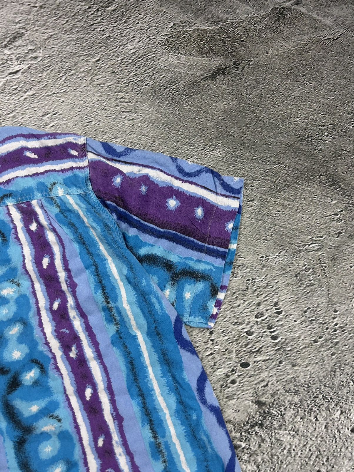 Vintage Hawaiian Shirt abstract vintage blue purple Size US L / EU 52-54 / 3 - 9 Thumbnail