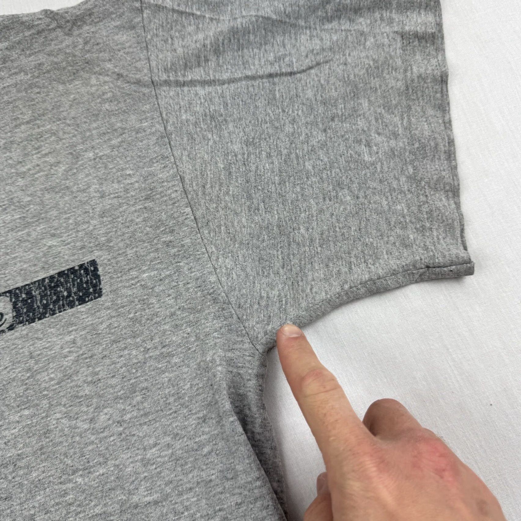 Nike VINTAGE Nike T-Shirt Adult Large Gray Silver Crew Neck Short Sleeve Men Grunge 90s Y2K Athletic Sports Size US L / EU 52-54 / 3 - 3 Thumbnail