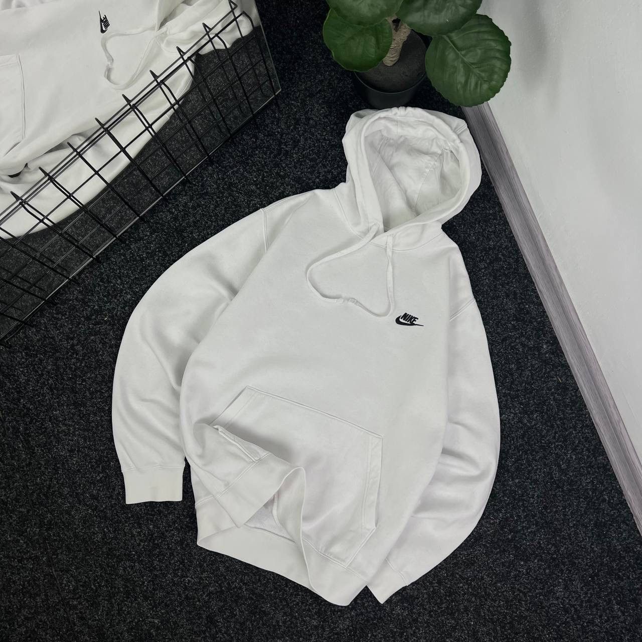 Nike White nike hoodie boxy fit y2k style mini swoosh Size US M / EU 48-50 / 2 - 1 Thumbnail