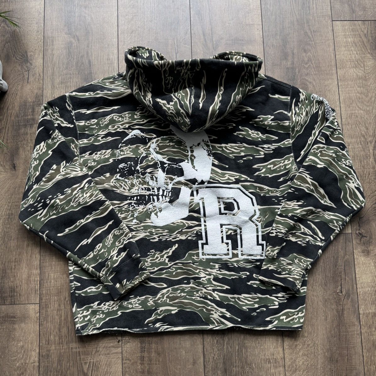Revenge Tiger Camo Revenge XXTENTATION hoodie Streetwear camouflage Size US M / EU 48-50 / 2 - 12 Thumbnail