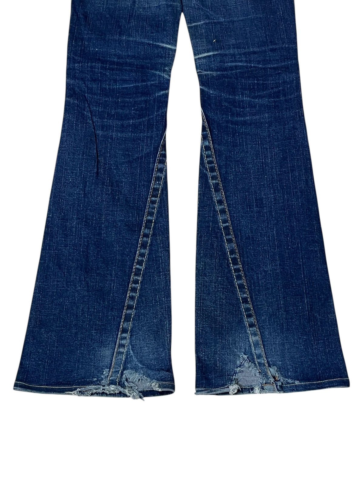 True Religion SICK🔥TRUE RELIGION JOEY flared low rise jeans Size US 28 / EU 44 - 7 Thumbnail