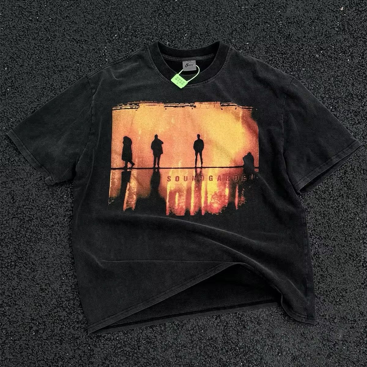 Japanese Brand × Vintage "SOUNDGARDEN" Band Punk Graphic Printed Cotton Washed Tshirt Size US L / EU 52-54 / 3 - 3 Thumbnail