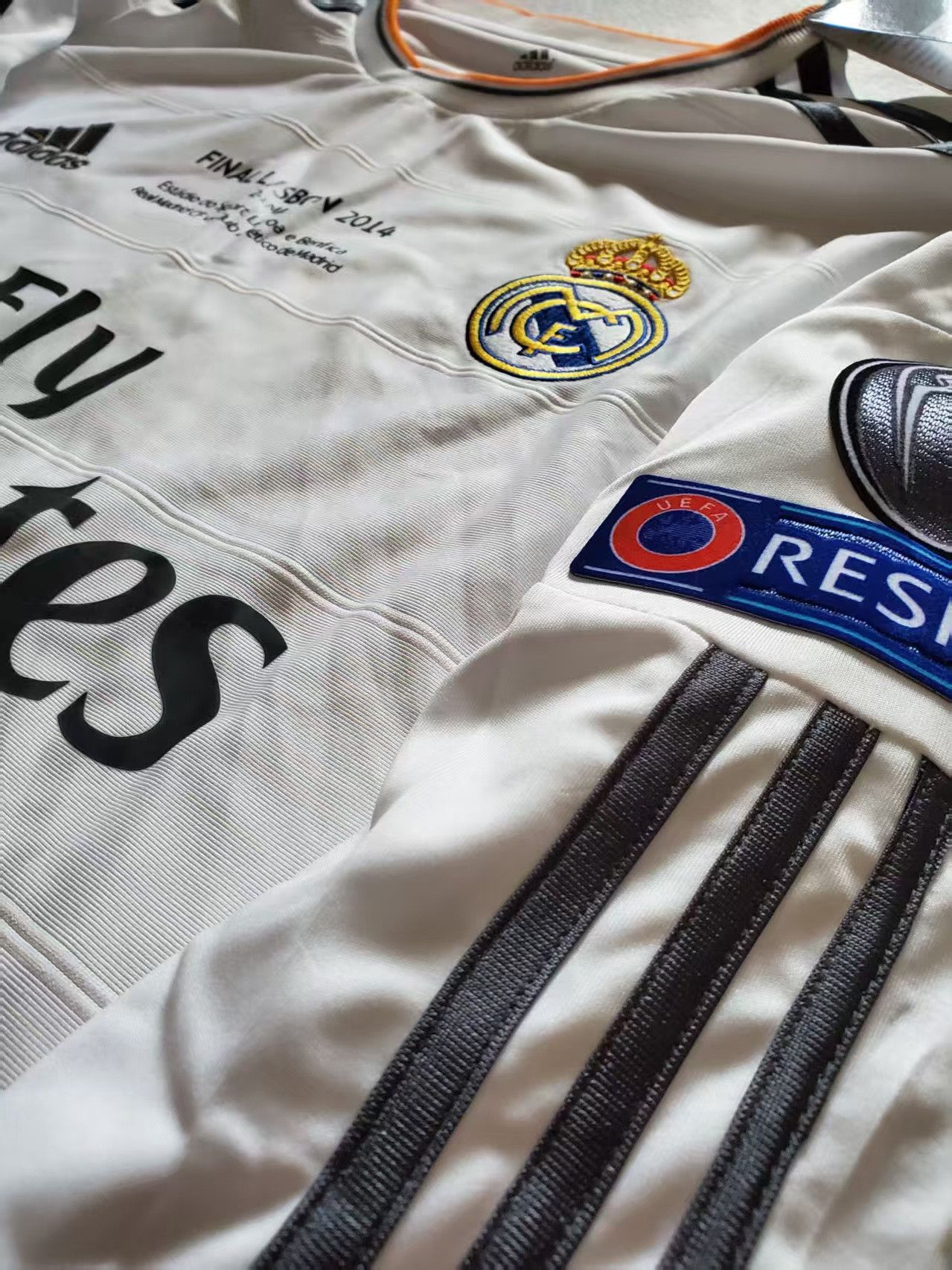 Other 2013 14 Real Madrid #11 Gareth Bale Jersey Longsleeve Size US XL / EU 56 / 4 - 4 Thumbnail