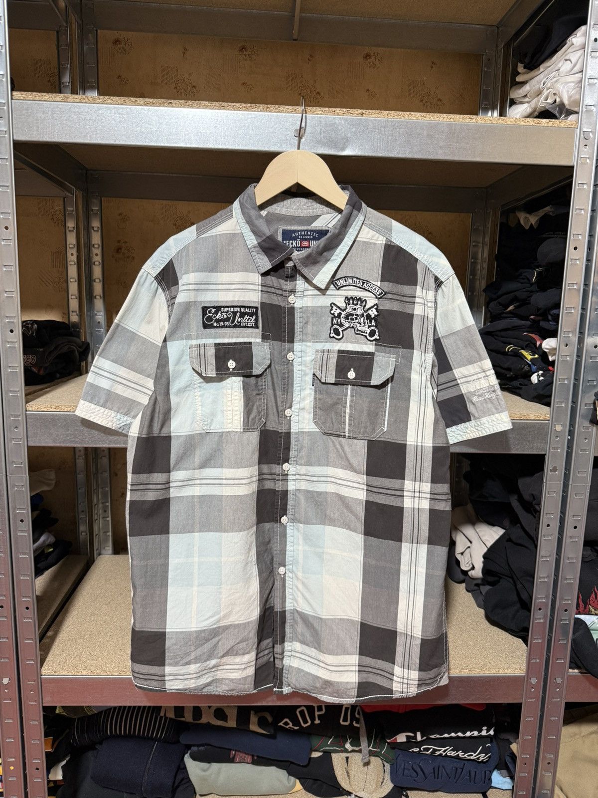Ecko Unltd. × Rap Tees Superior Quality Ecko Unltd Skull Key Logo Button T-Shirt Size US XL / EU 56 / 4 - 1 Thumbnail
