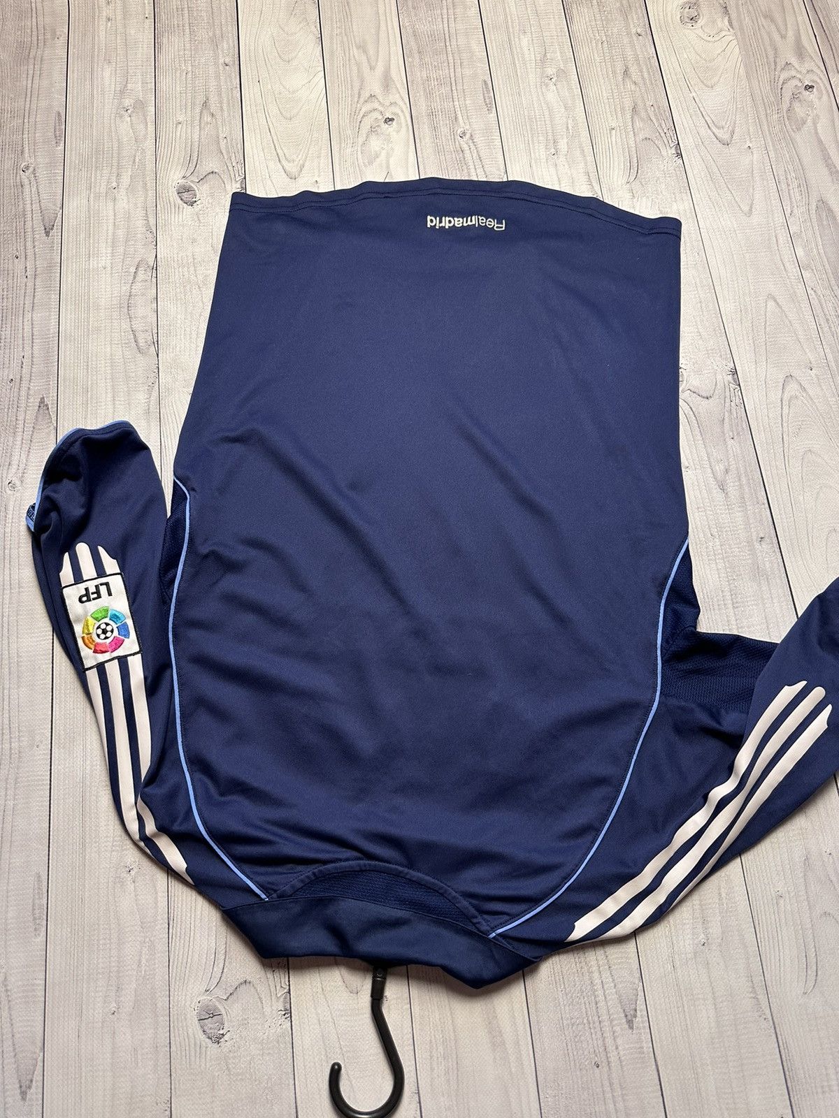 Adidas × Vintage Vintage Real Madrid soccer jersey size Xs adidas Siemens Size US XS / EU 42 / 0 - 7 Thumbnail