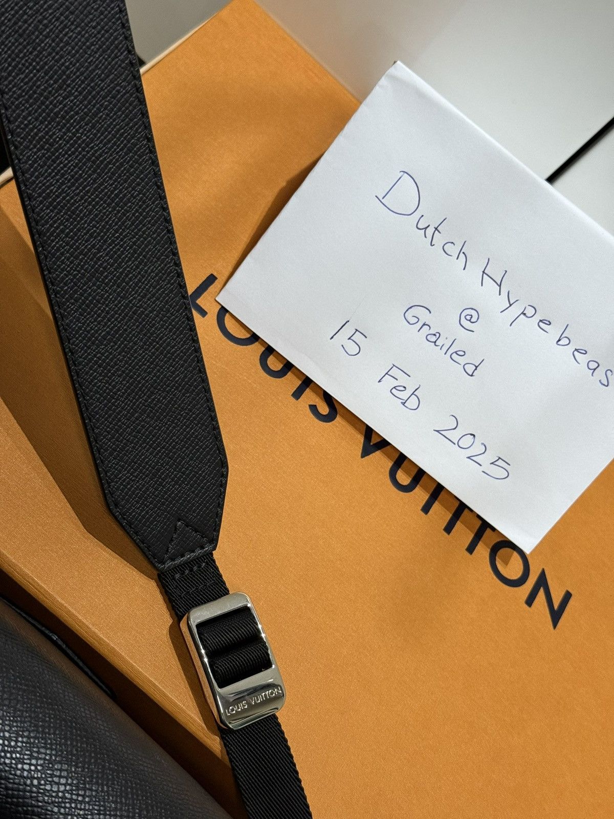 Louis Vuitton Louis Vuitton Outdoor Messenger PM Taiga Noir Size ONE SIZE - 9 Thumbnail