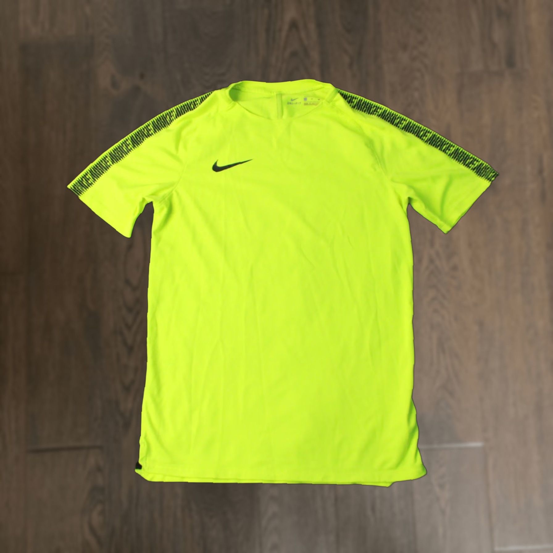 Nike Nike Squad Dri-Fit Original 2018 Men Football Soccer Shirt Jersey Tee Size S Neon Short Sleeve Regular 100% Polyester Football Nike Dri-FIT Mens Shirt Size US S / EU 44-46 / 1 - 1 Thumbnail