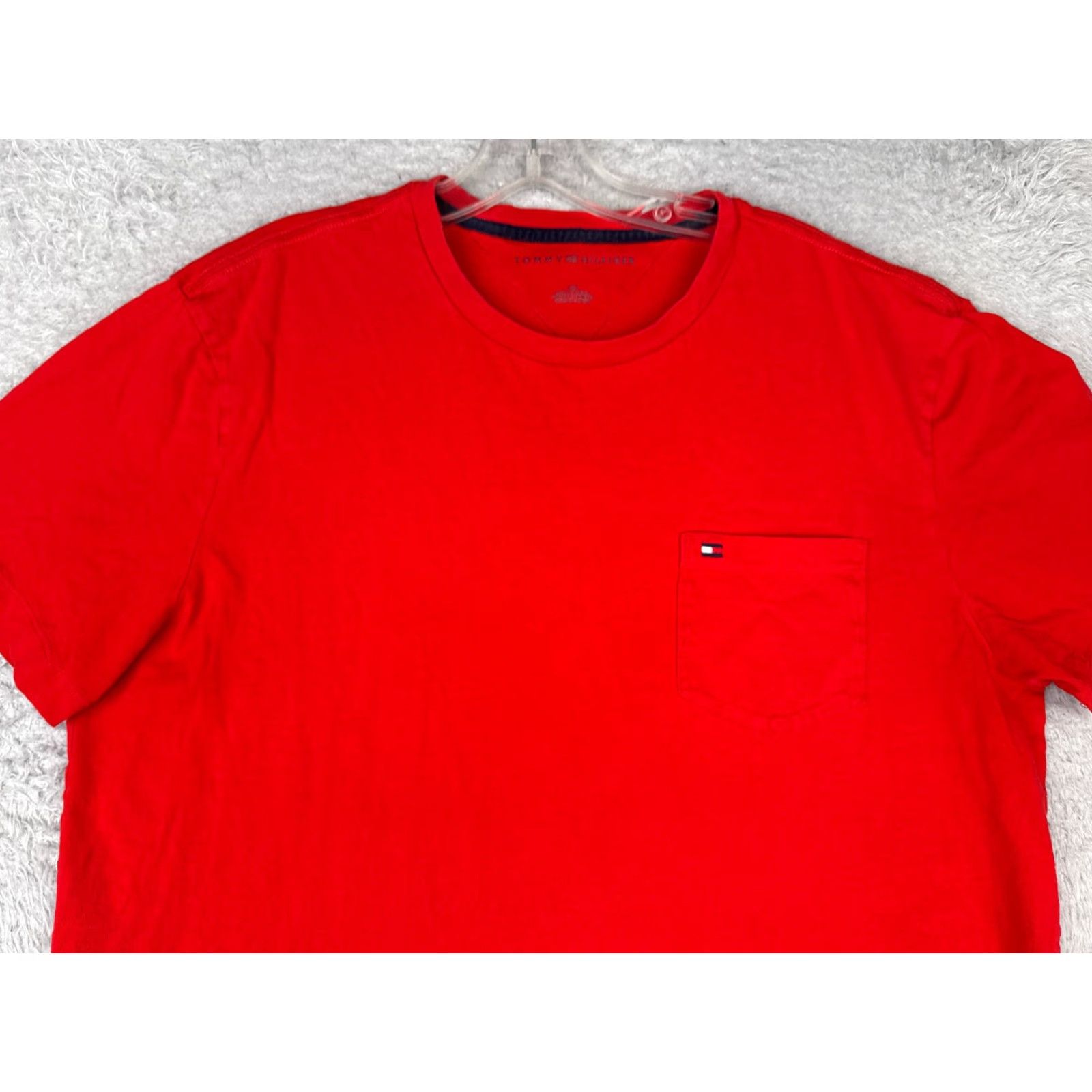 Tommy Hilfiger Tommy Hilfiger Shirt Men Adult Large Red Short Sleeve Crew Neck Pocket 100% Cotton Jersey Embroidered Size US L / EU 52-54 / 3 - 4 Thumbnail