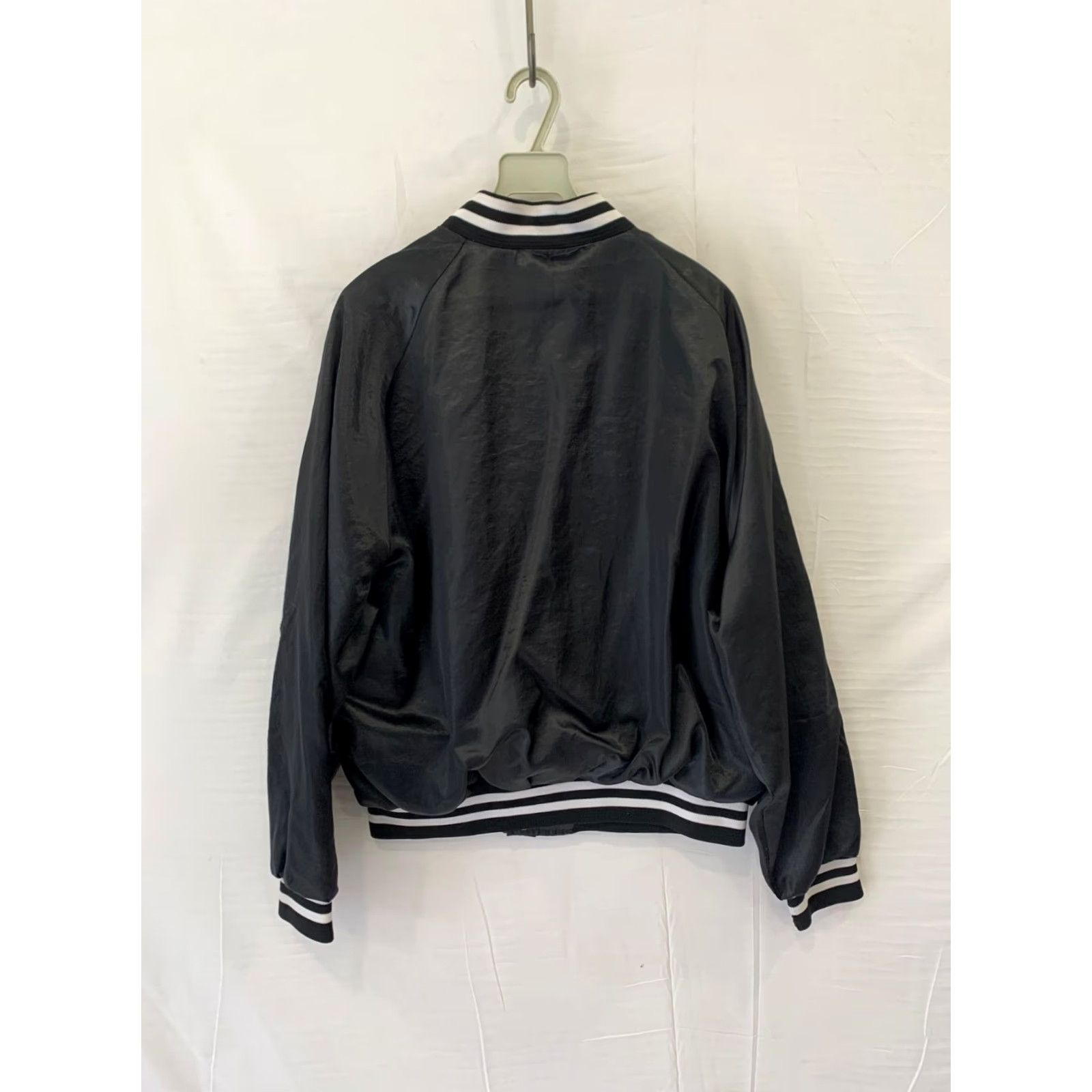 Vintage VINTAGE Hilton Active Apparel Bomber Jacket Men L Black 80s 90s Kay-Bee Toys Promotional Shop Retro Nylon Satin Jacket Size US L / EU 52-54 / 3 - 2 Thumbnail