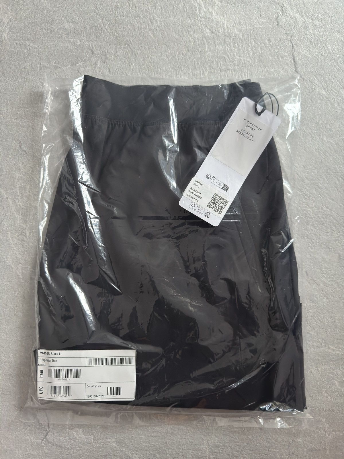 Alo Mens alo shorts Size US 36 / EU 52 - 2 Thumbnail