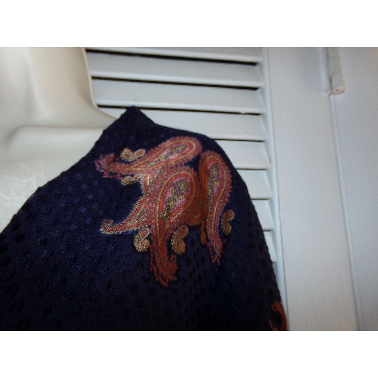 Chicos Gorgeous Chico's navy w paisley trim blouse size 1 (M) Size M / US 6-8 / IT 42-44 - 5 Thumbnail
