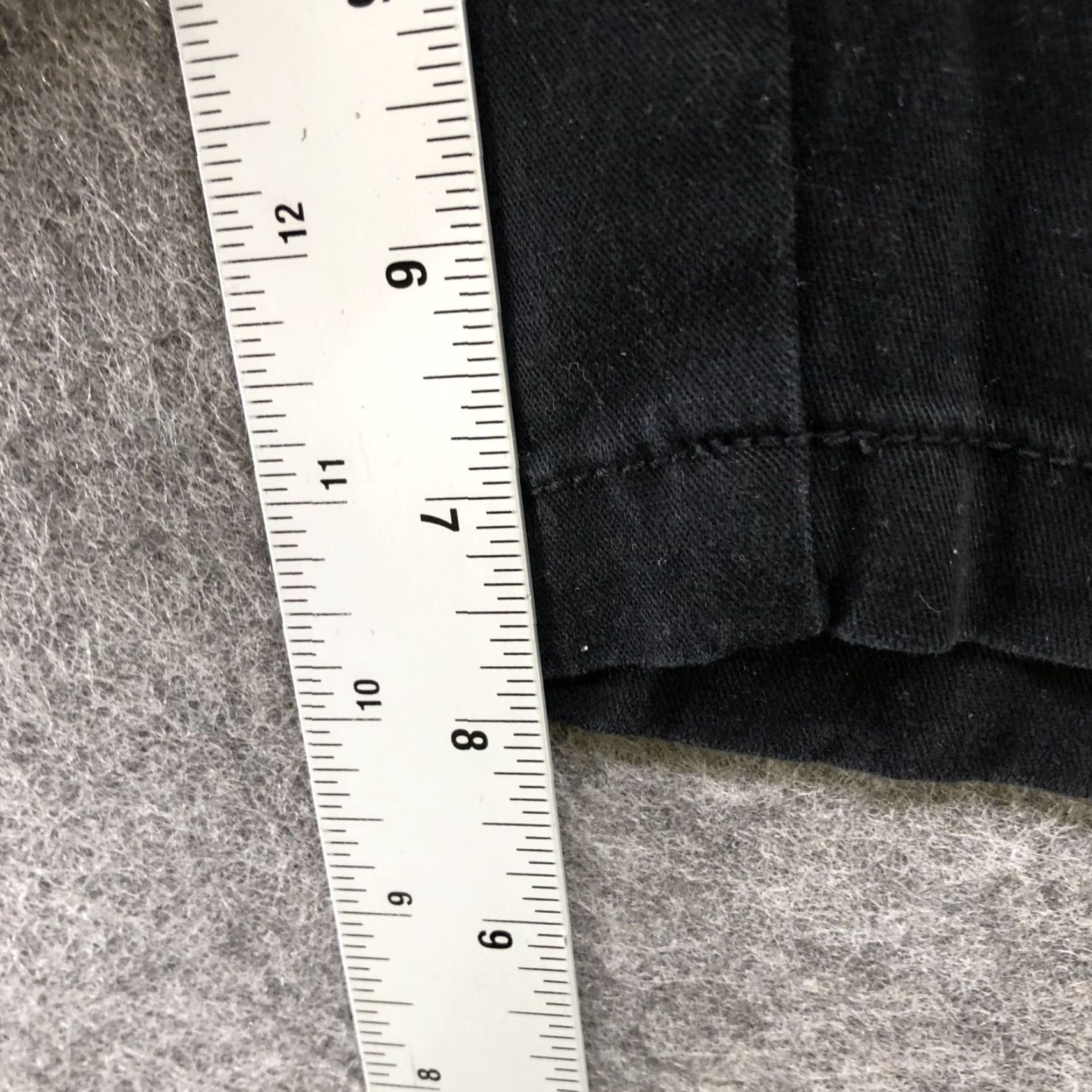 Old Navy NWT Old Navy Chino Shorts 40 Black 8'' Inseam Flat Front Stretch Mens Casual Size US 40 / EU 56 - 7 Thumbnail