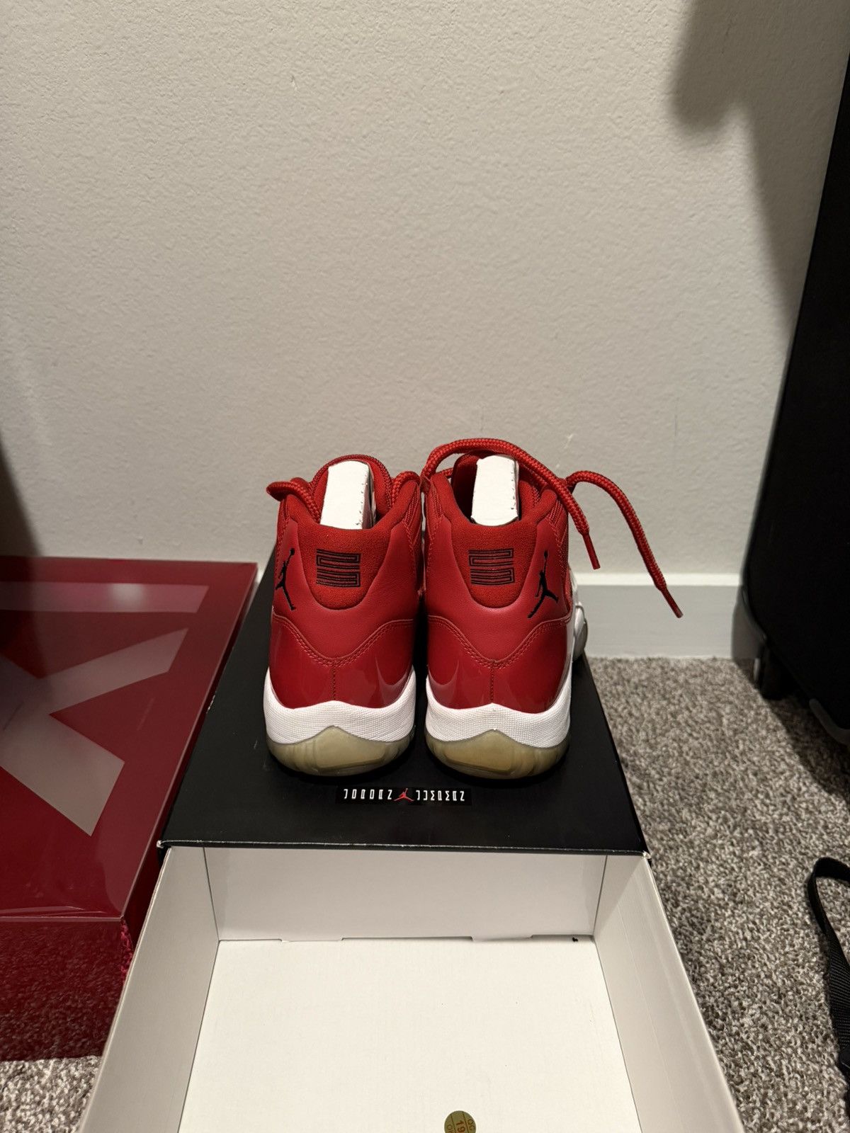 Nike Gym Red Jordan 11 Size US 8.5 / EU 41-42 - 7 Thumbnail