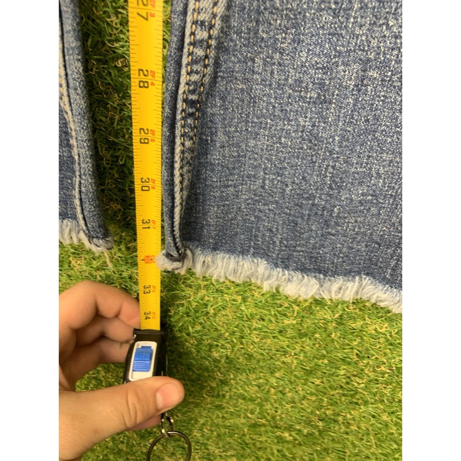 Wrangler VINTAGE Wrangler Flare Leg Denim Jeans Womens 9/10 28x33 Raw Hem Western Cowboy Mae Wrangler Retro Regular Denim Blue 5-Pocket Mens? Size 32" / US 10 / IT 46 - 6 Thumbnail