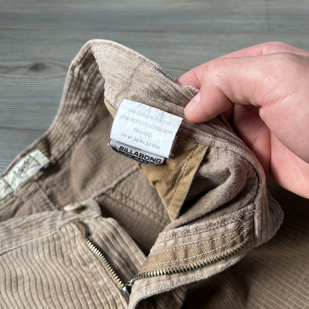 Billabong Vintage Billabong Corduroy Baggy Shorts Size US 36 / EU 52 - 16 Thumbnail