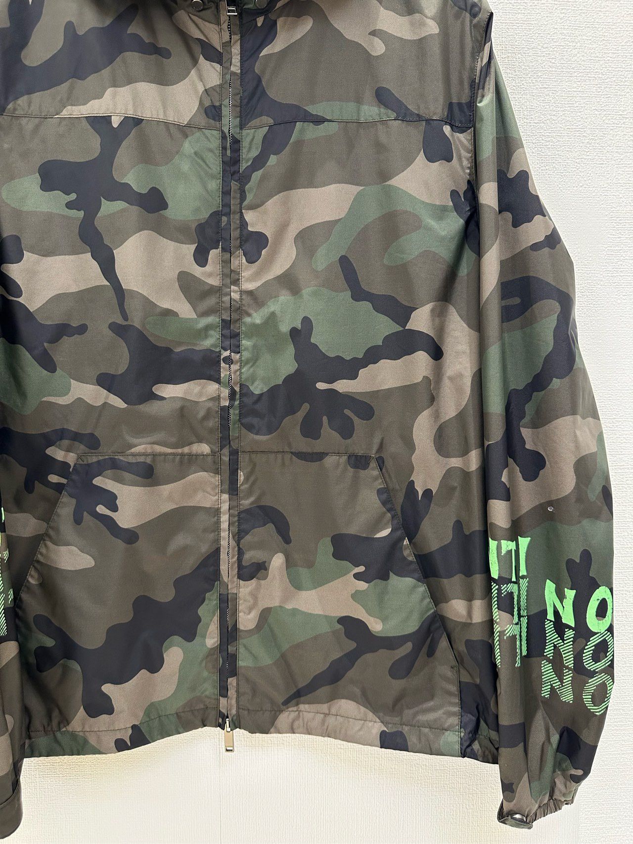 Valentino Valentino camouflage army logo prints wind breaker jacket Size US S / EU 44-46 / 1 - 2 Thumbnail