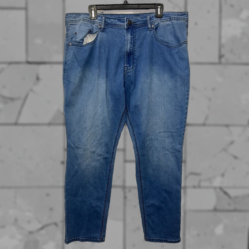 Buffalo David Bitton BUFFALO DAVID BITTON Axel Slim Straight Light Blue Jeans Mens 40x32 Slimming Straight Blue Jeans Mens Size US 40 / EU 56 - 1 Thumbnail