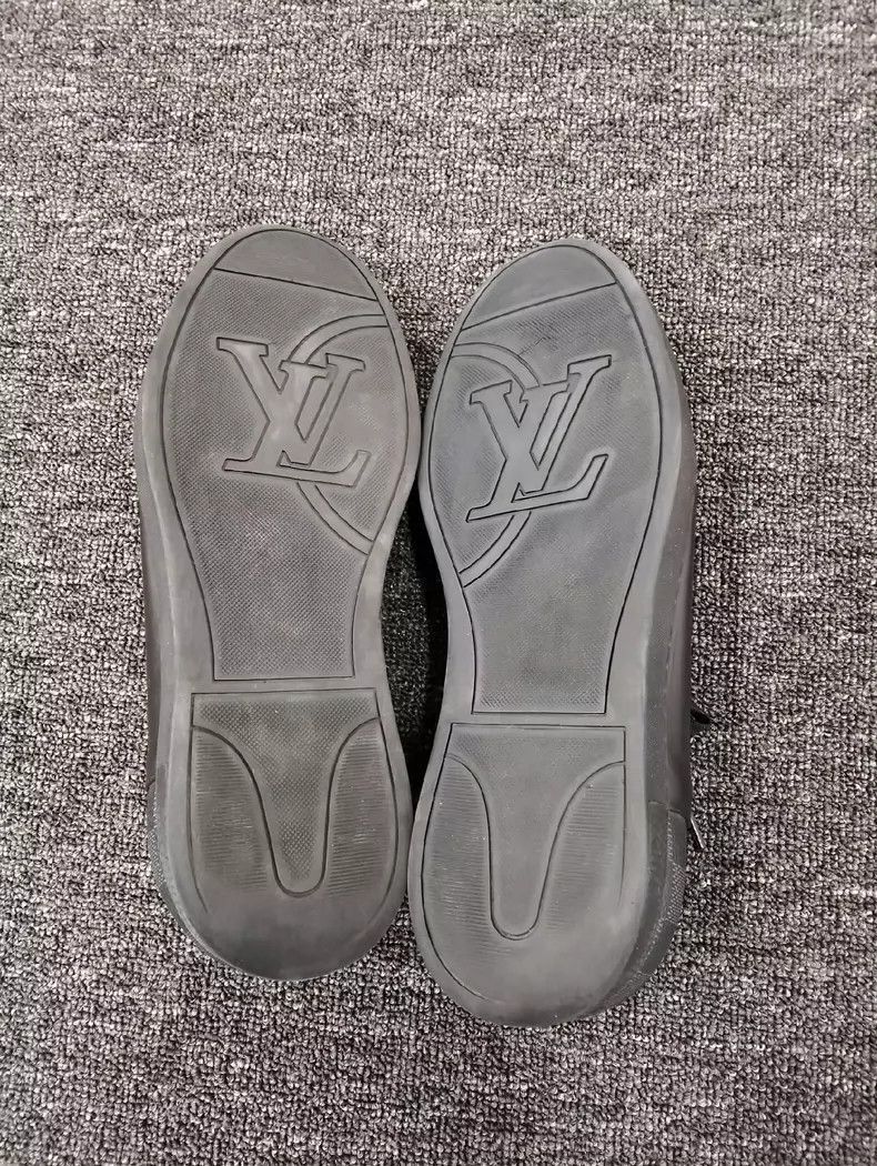 Louis Vuitton Louis Vuitton Black Sneakers Size 42-2507 Size US 9 / EU 42 - 3 Thumbnail