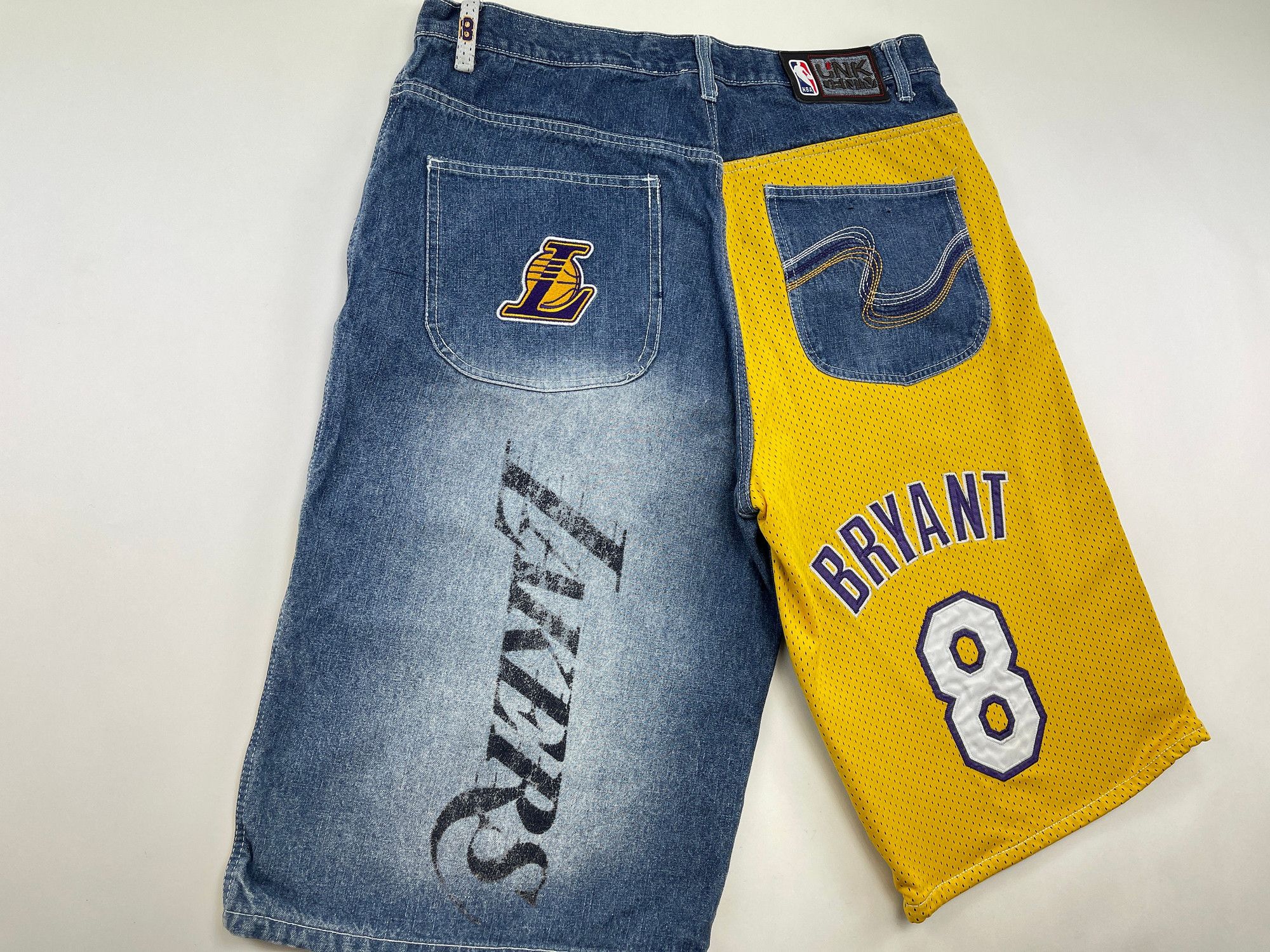 NBA NBA shorts, Los Angeles Lakers, vintage UNK basketball, W 36 Size US 36 / EU 52 - 3 Thumbnail
