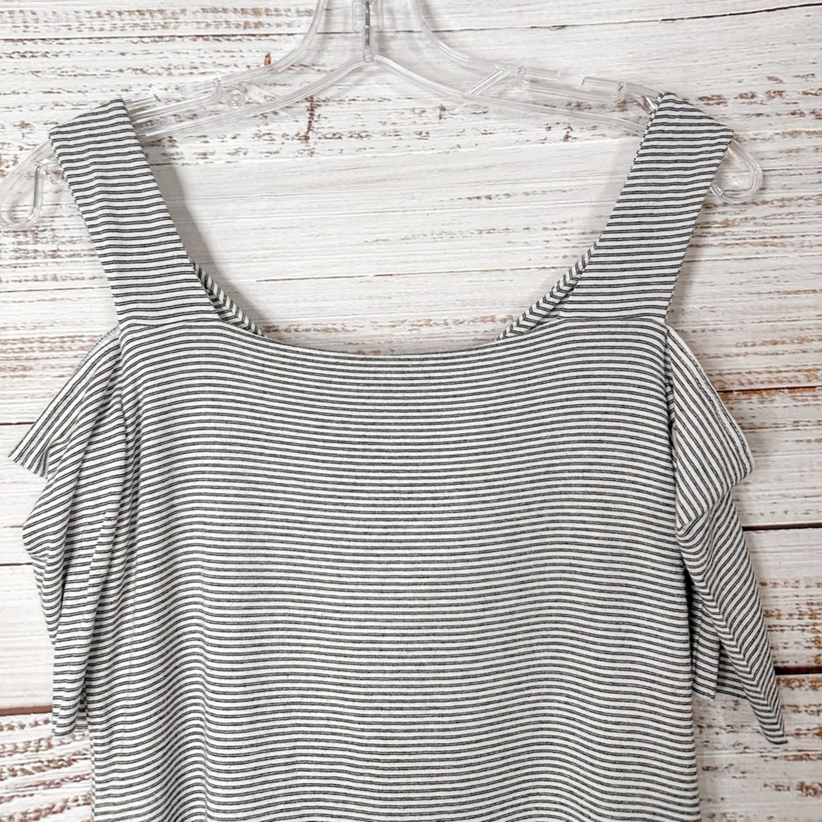 Bailey 44 Bailey 44 Cold Shoulder Stripe Top, EUC, Medium, MSRP $128 Size M / US 6-8 / IT 42-44 - 9 Thumbnail