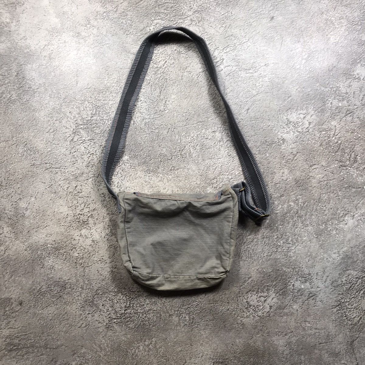 Vintage Y2K Vintage Crossbody Bag Japanese Streetwear Logo Washed OS Size ONE SIZE - 4 Thumbnail