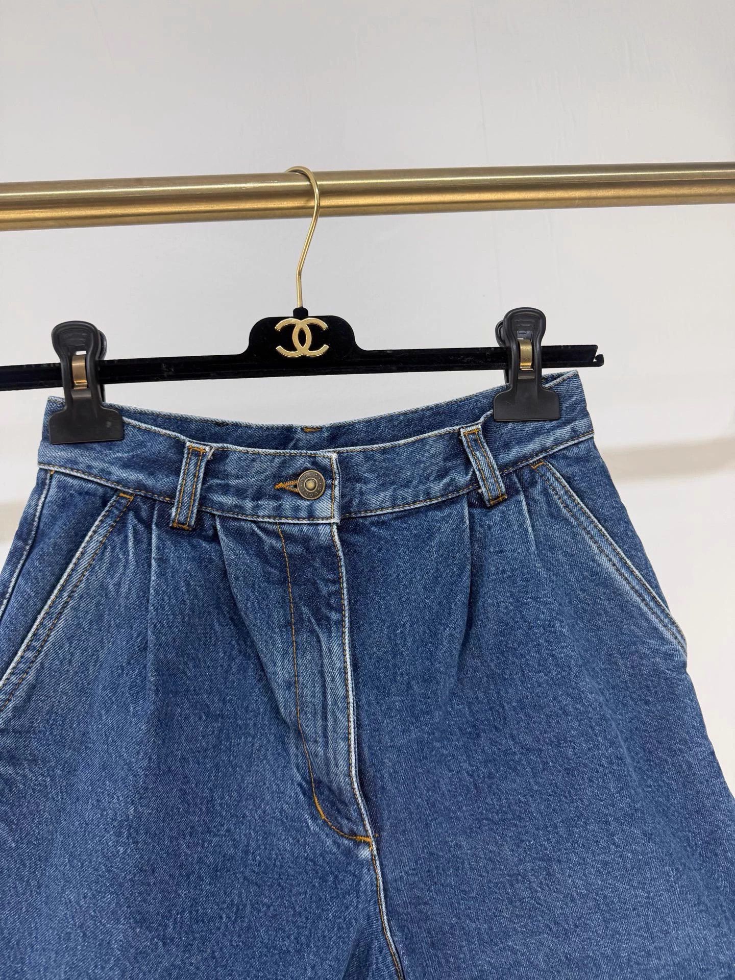 Gucci Gucci Panda Print High Waist Denim Short 36 Size 26" / US 2 / IT 38 - 2 Thumbnail