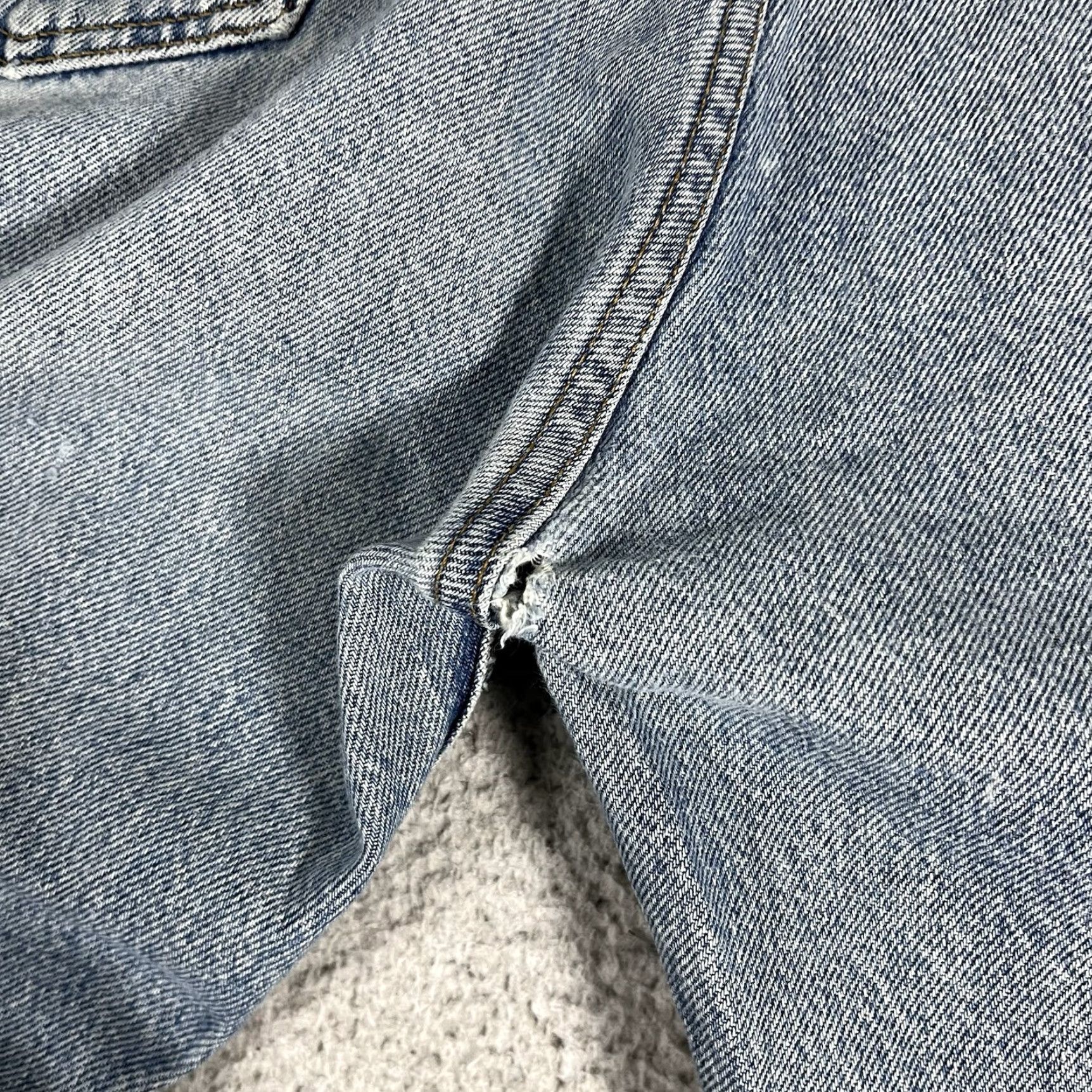 Levi's Levi's 505 Jeans Men 38x30 Blue Light Wash Regular Straight 90s VTG Vintage Denim Cotton Belt Pockets Jeans Model Levi's 505 90s Theme Mens Size US 38 / EU 54 - 2 Thumbnail