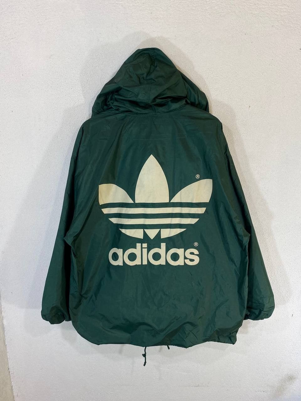 Adidas vintage adidas light jacket big logo back Size US L / EU 52-54 / 3 - 1 Thumbnail