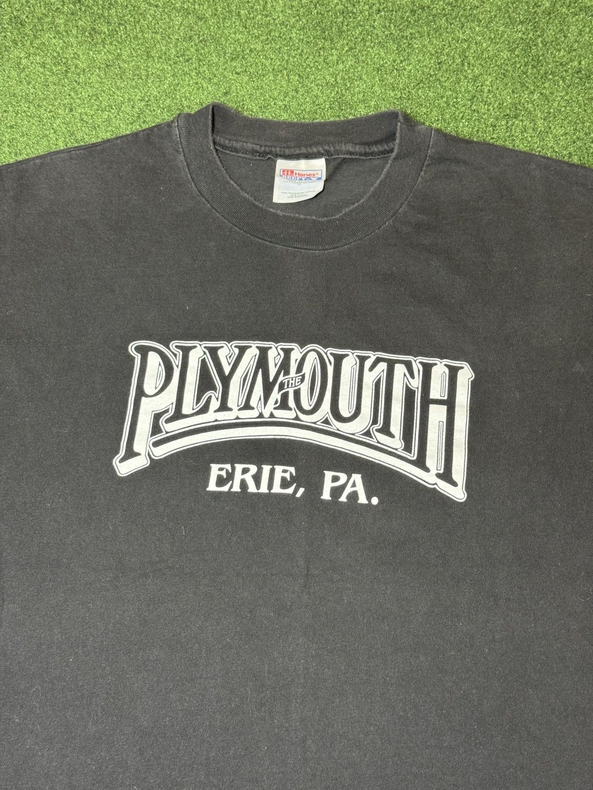 Hanes × Vintage Vintage 90s The Plymouth Tavern Erie Pennsylvania T Shirt Size US XL / EU 56 / 4 - 2 Thumbnail