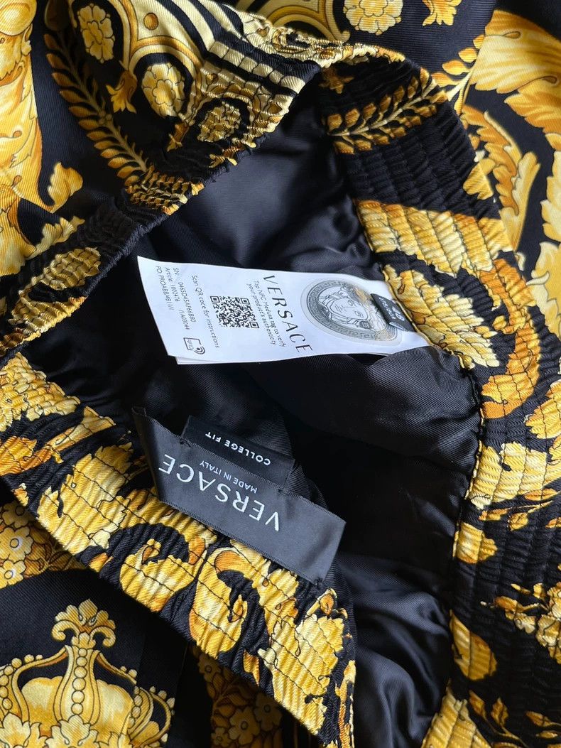 Versace Versace Printed knee-length silk silk shorts Size US 32 / EU 48 - 6 Thumbnail