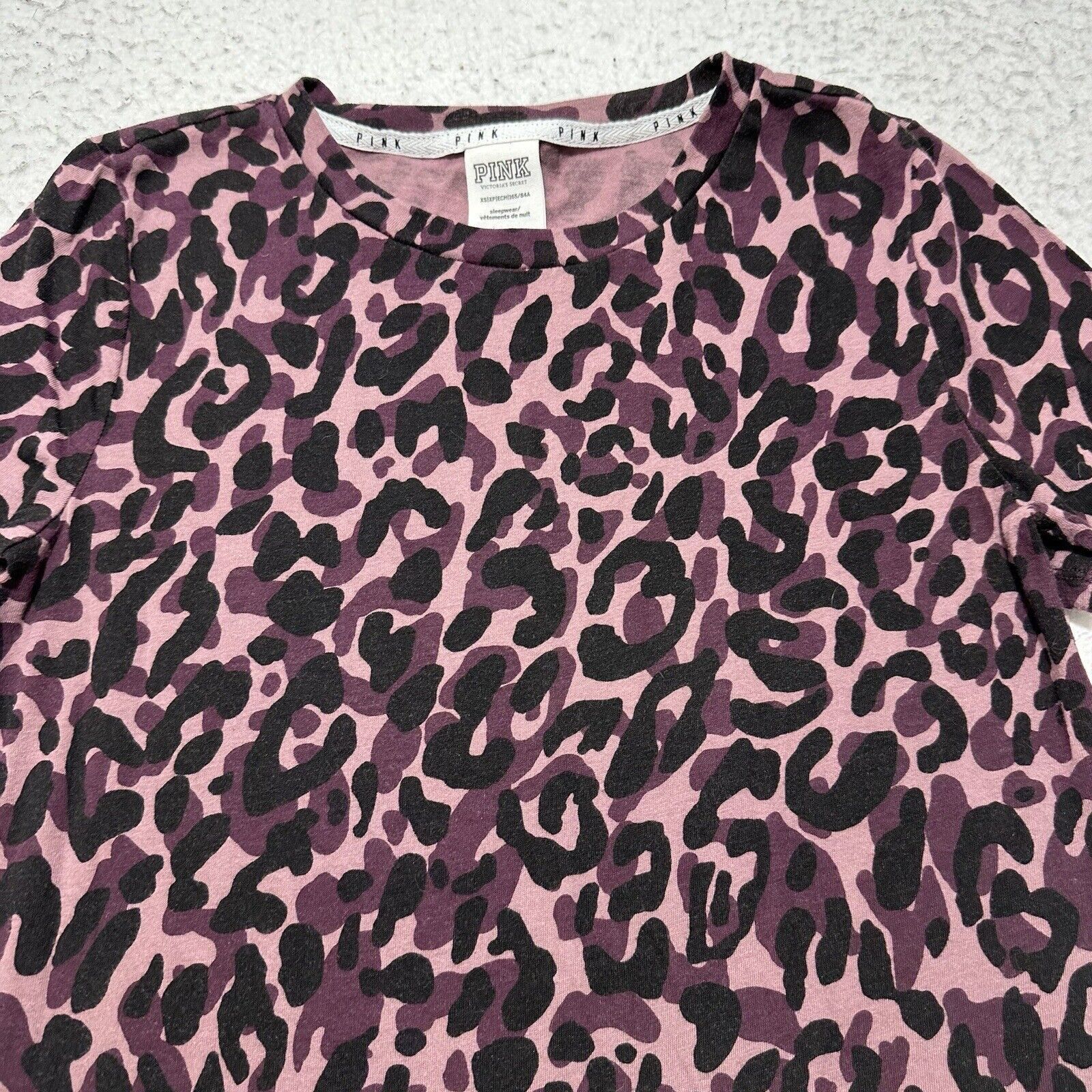 Victoria's Secret Victoria's Secret XS Pink Leopard Sleepwear Top Shirt Size XS / US 0-2 / IT 36-38 - 2 Thumbnail